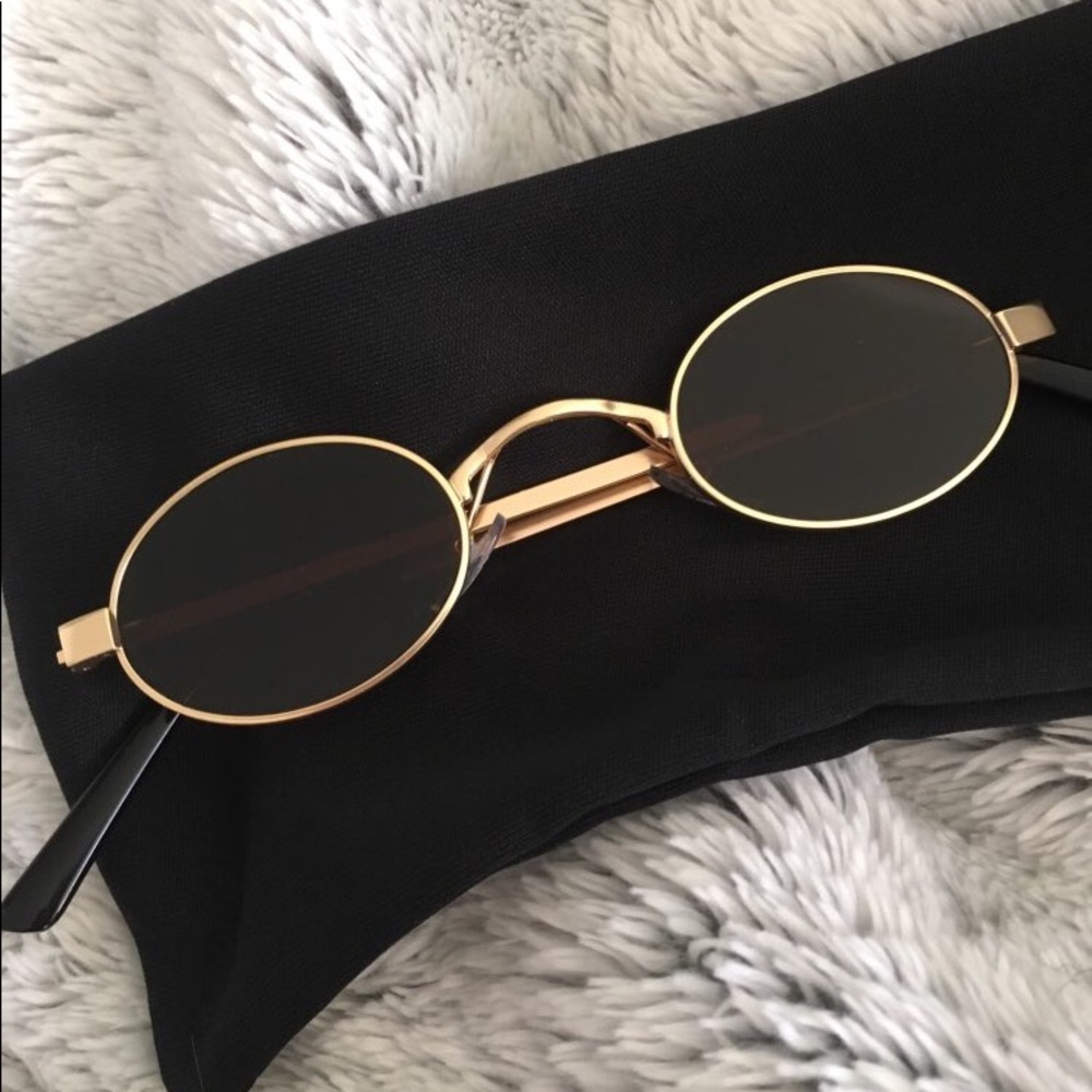 Tiny trendy sunglasses